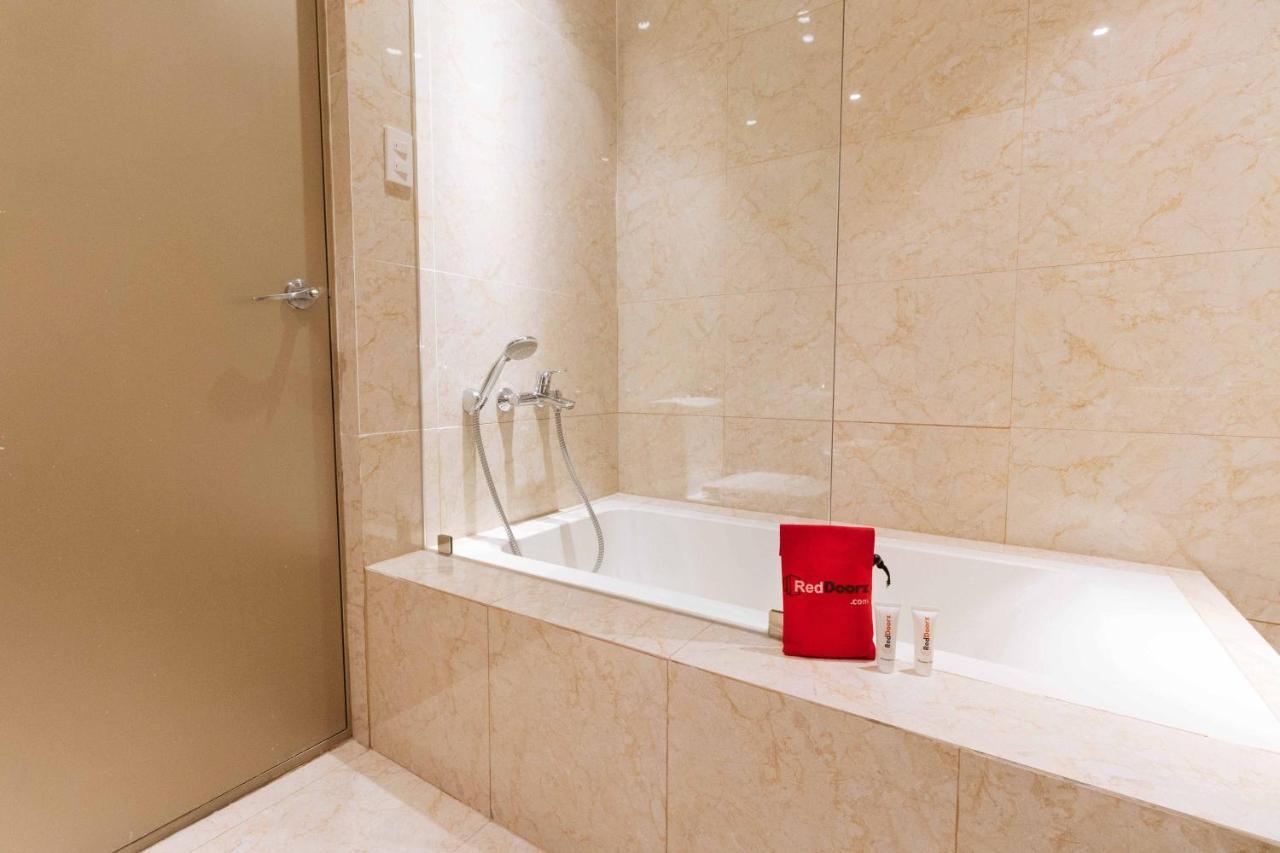 Reddoorz Premium @ South Triangle เกซอนซิตี้ ภายนอก รูปภาพ