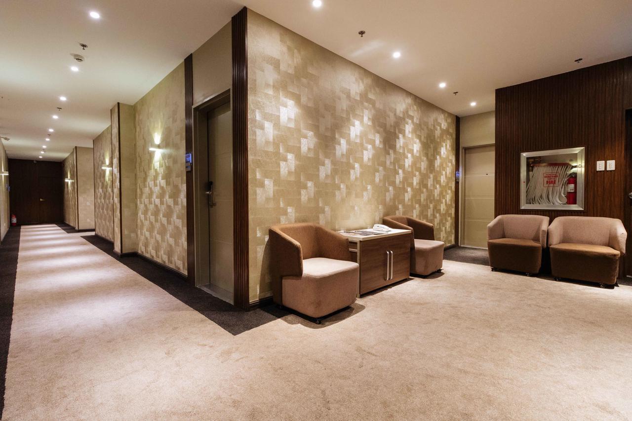 Reddoorz Premium @ South Triangle เกซอนซิตี้ ภายนอก รูปภาพ