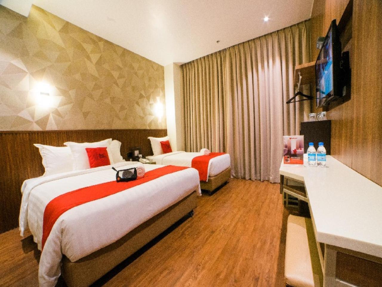 Reddoorz Premium @ South Triangle เกซอนซิตี้ ภายนอก รูปภาพ
