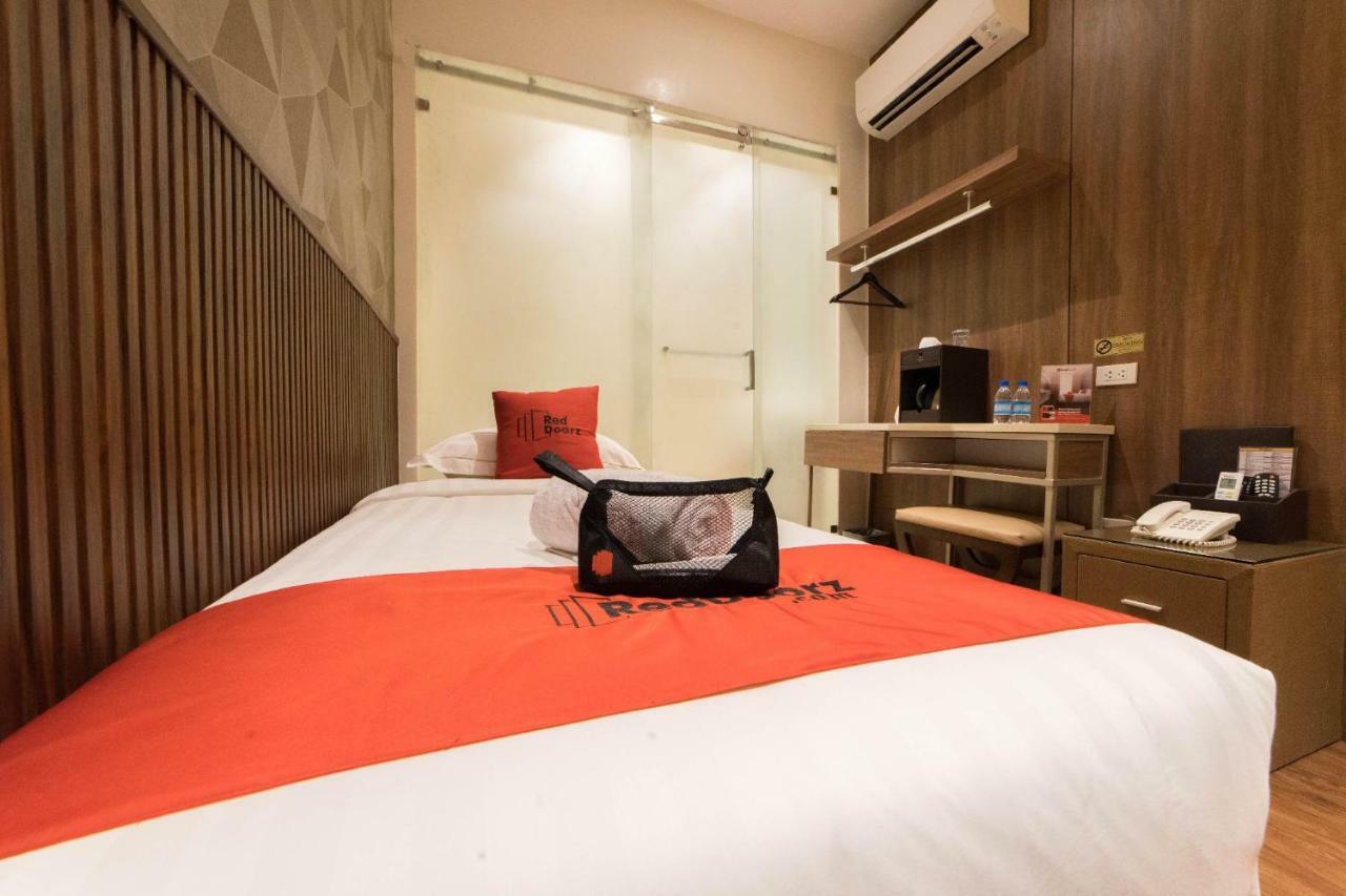 Reddoorz Premium @ South Triangle เกซอนซิตี้ ภายนอก รูปภาพ