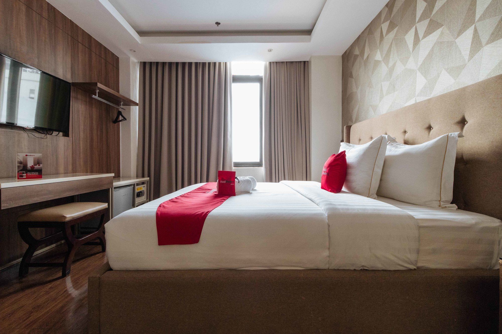 Reddoorz Premium @ South Triangle เกซอนซิตี้ ภายนอก รูปภาพ